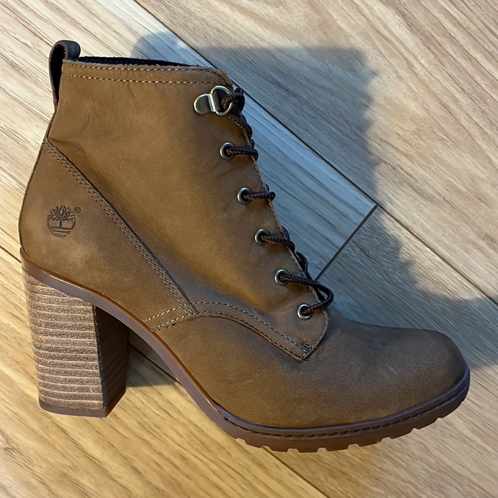 Timberland lace-up leather booties • 3” heel • Ortholite Technology